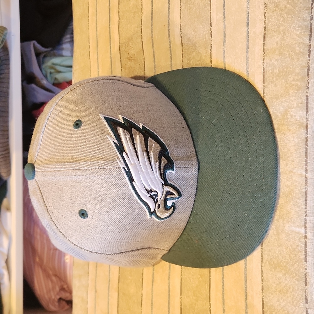 Eagles fitted hat